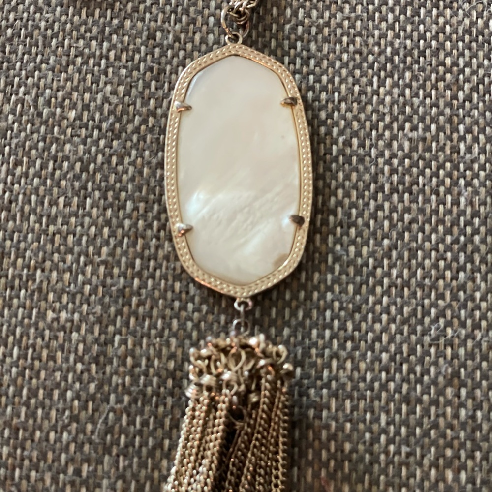 Kendra Scott necklace